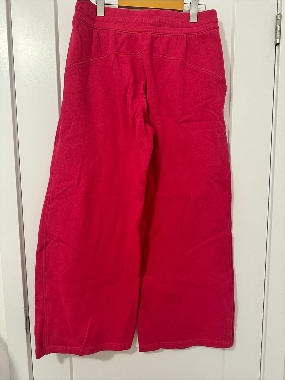 Lululemon Scuba Mid-Rise Wide-Leg Pant in
Passionate Pink Size Large - Picture 7 of 10